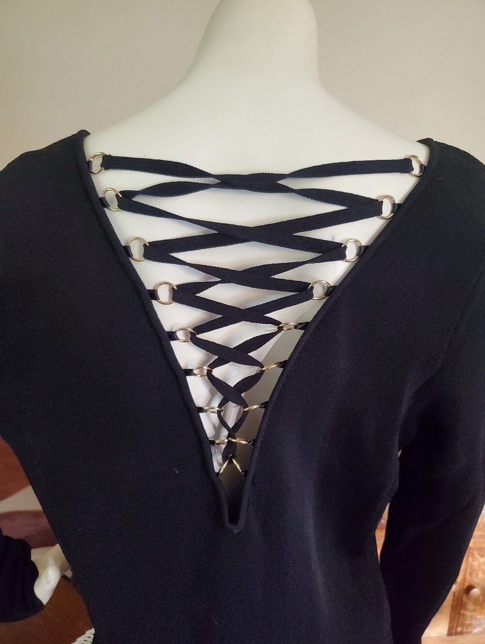 EUC CALVIN KLEIN Lace Up Back Long Sleeve Fitted Black V Neck Dress Sz Large - Picture 3 of 6